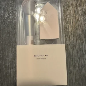 Hera Base Tool Kit Brush Puff Set (Powder Brush + Sponge Foundation)